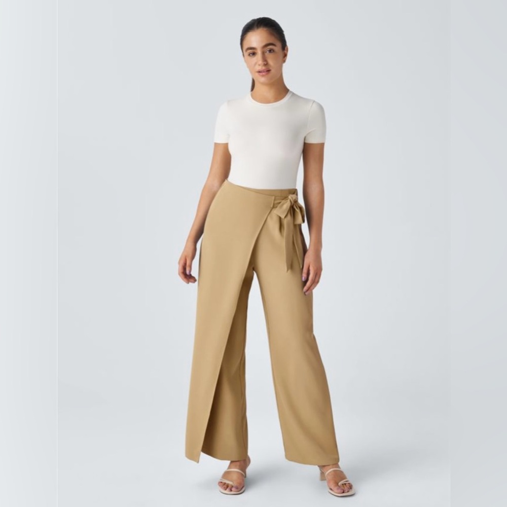 HALARA NWT High Waisted Tie side Tan invisible zipper wide leg Wrap Pants